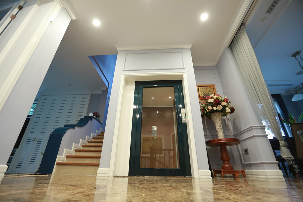 thang-may-co-phong-may